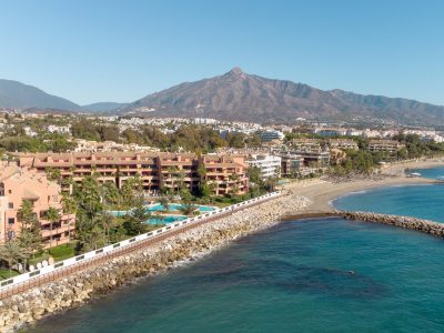 Fabulous Beachfront Apartment for Sale close to Puerto Banus, Marbella