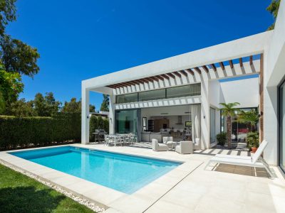 Bright Modern Villa for Sale in New Golden Mile, Marbella