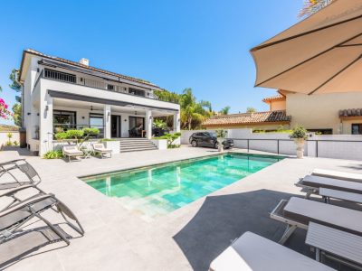 Modern Detached Villa for Sale with Sea Views in Rio Real, Marbella