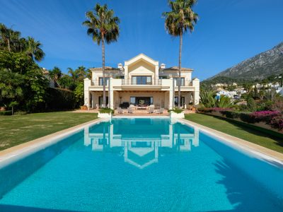 Traditional Top Quality Villa for Sale in Marbella Golden Mile