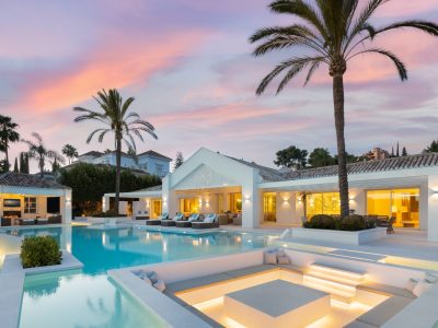 Adembenemende villa te koop in Nueva Andalucia, Marbella