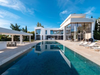 Contemporary Villa for Sale in Los Flamingos, Benahavis, Marbella